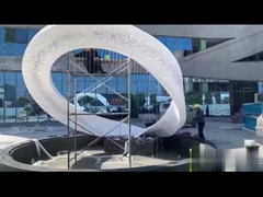 3.5 현대인 미터 높이는 스테인레스 강 예술 작품 조각을 이끌었습니다