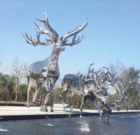 현대 금속 동물은 공중 훈장을 위한 정원 사슴 동상을 조각합니다
